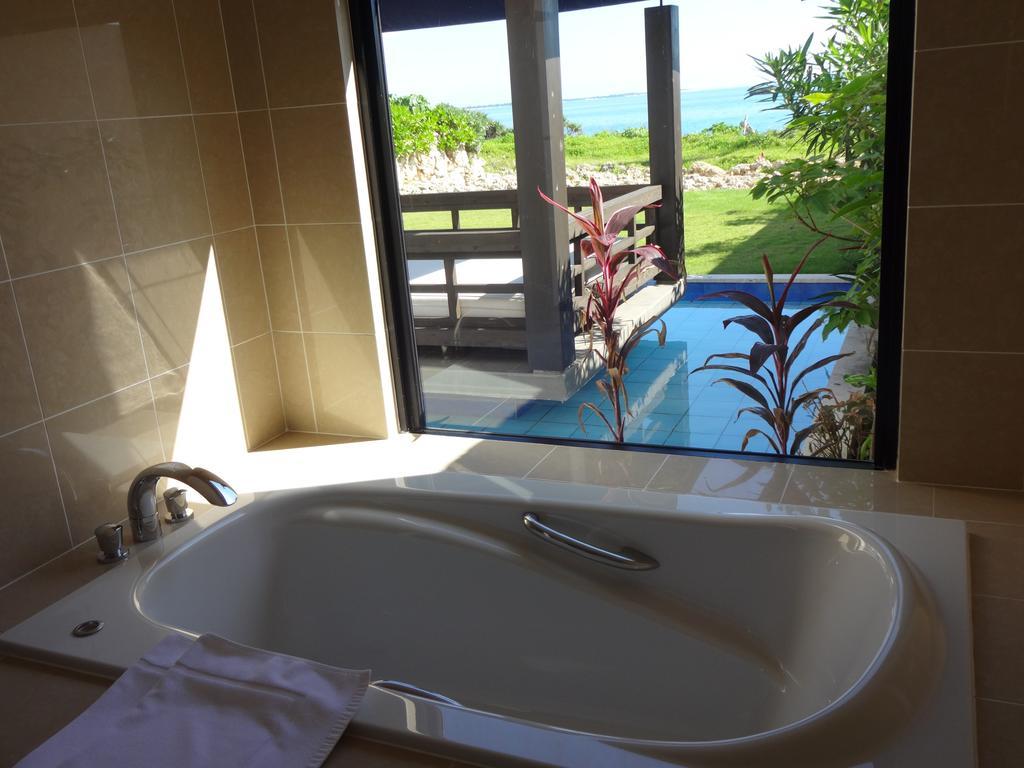 Konpeki The Villa All Suite Miyakojima  Buitenkant foto