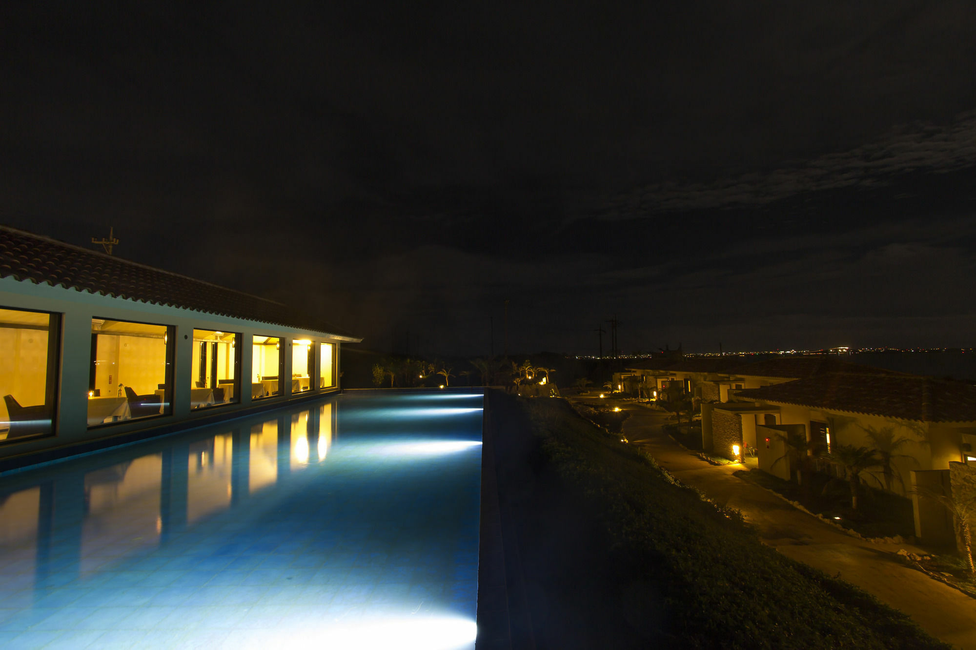 Konpeki The Villa All Suite Miyakojima  Buitenkant foto